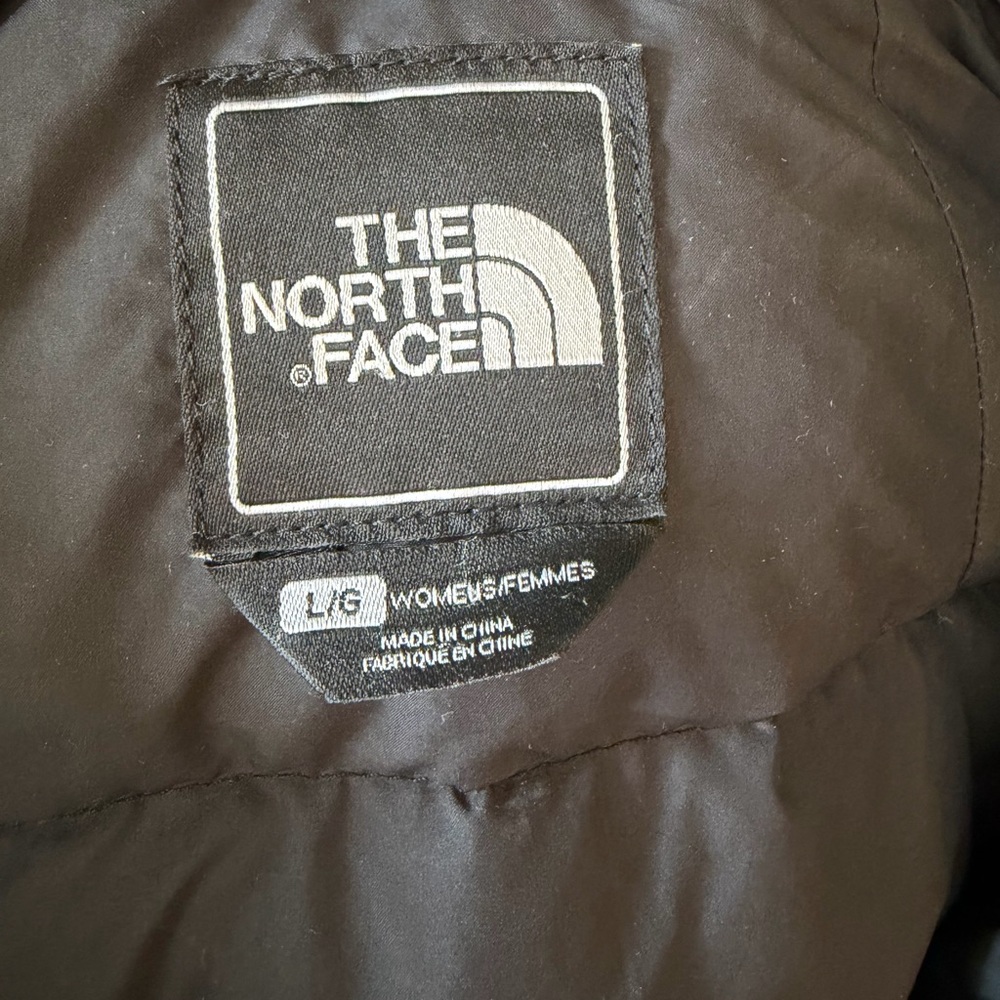 The North Face Women's Black Puffer Jacket with Faux Fur Hood - Picture 4 of 4